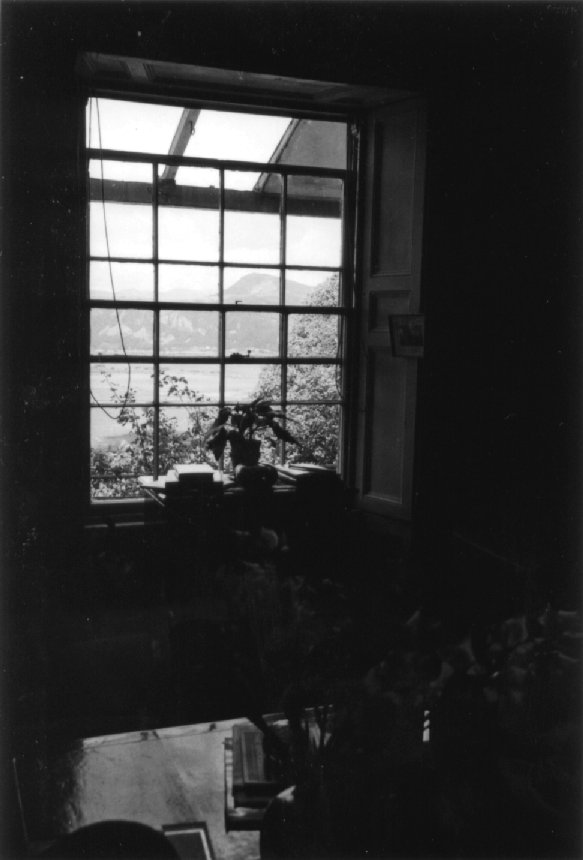 Plas Penrhyn のラッセルの自宅の書斎の窓からの眺め