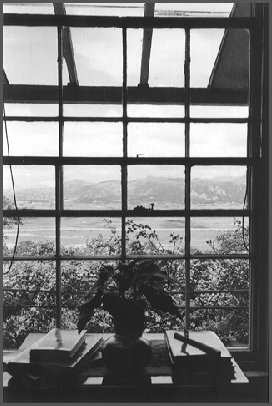 プラス・ペンリンのラッセルの自宅の書斎からの眺め２